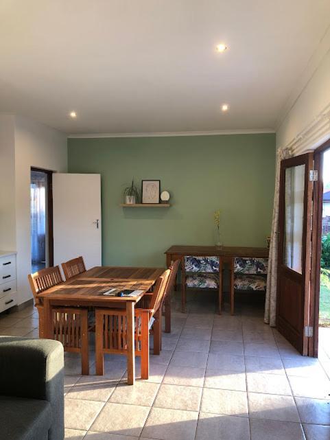 Danville Forest Guest House & Apartments Durban Bagian luar foto